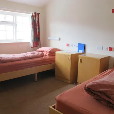 Calvert Lakes Hostel *