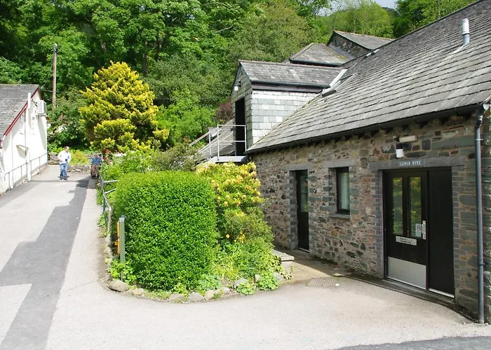 Hostel Calvert Lakes *