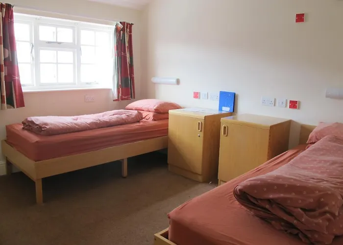 Calvert Lakes Hostel *