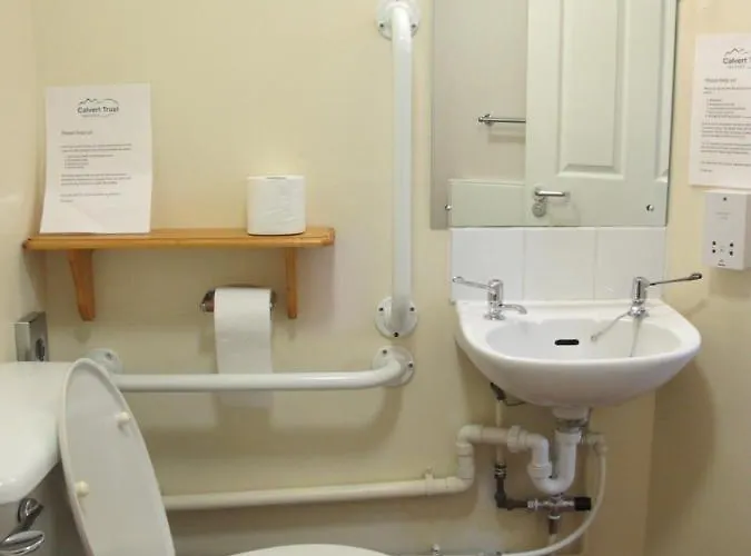 Hostel Calvert Lakes *