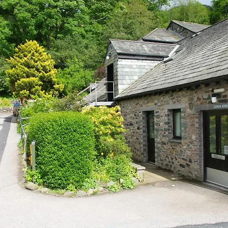 Hostel Calvert Lakes *